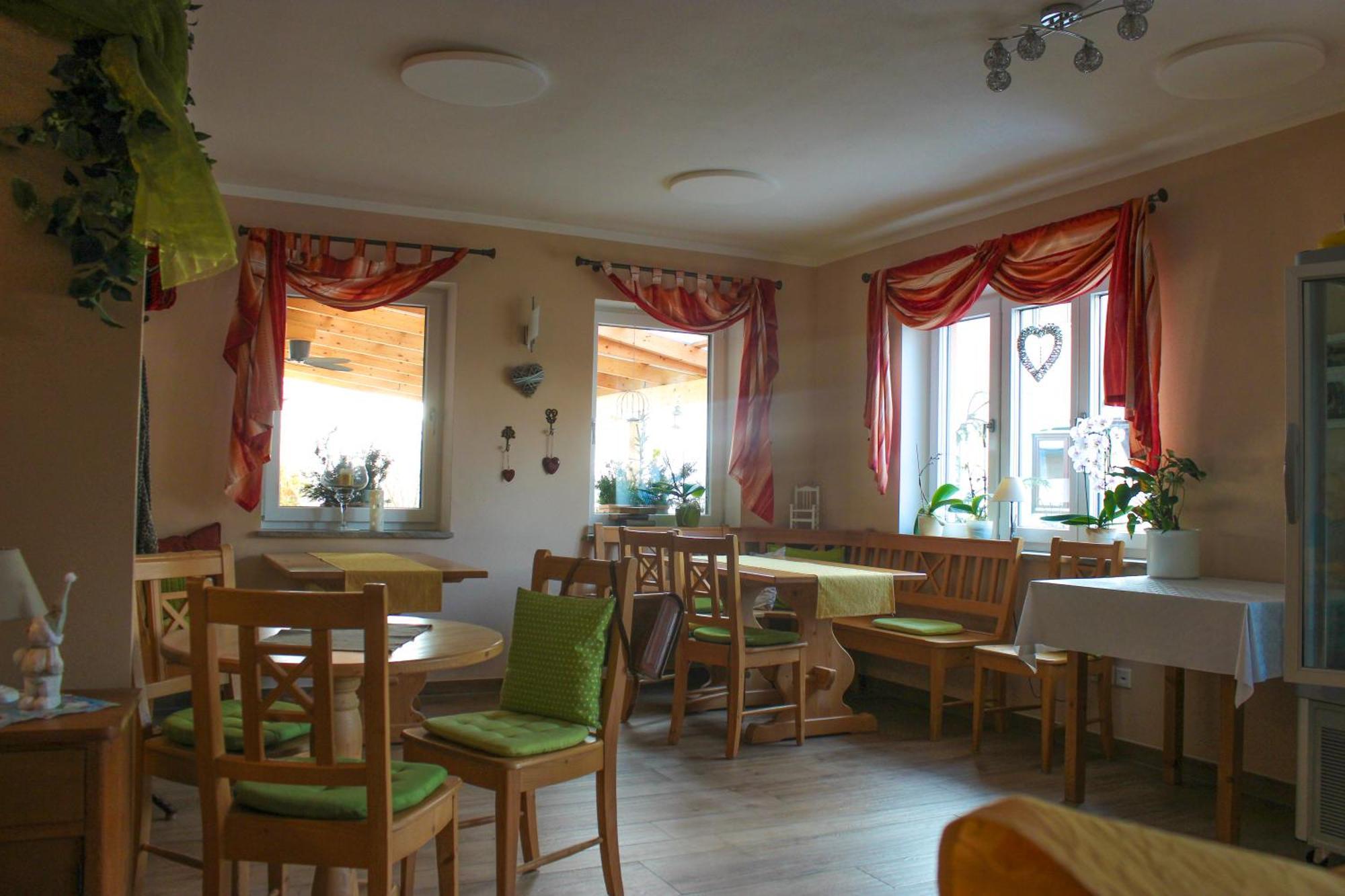 Wirtsberg Pension & Cafe เอคอิง ภายนอก รูปภาพ